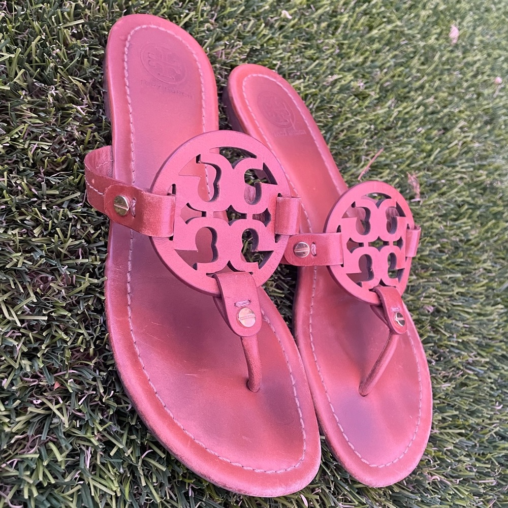 Tory Burch: to small and worn a couple times… Size: 7 Price: $65